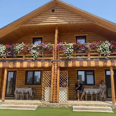Woodvillage On The Blacksea קוסטינסטי
